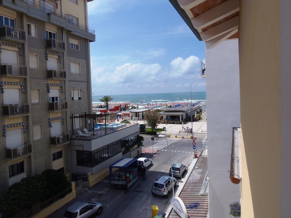 Hotel Lido Inn Lido di Camaiore Exterior photo