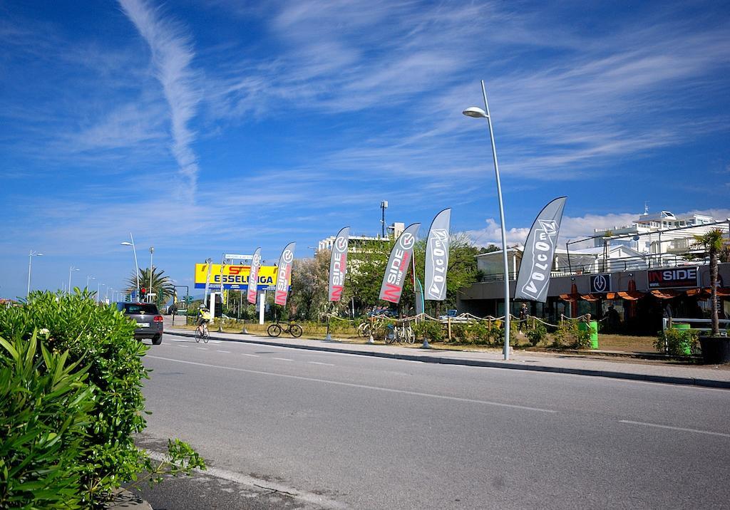Hotel Lido Inn Lido di Camaiore Exterior photo