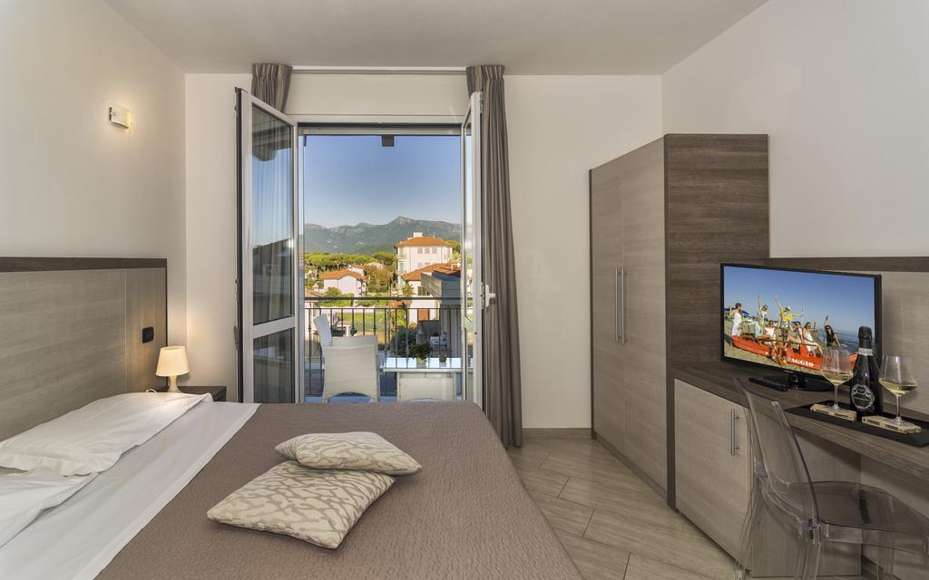 Hotel Lido Inn Lido di Camaiore Exterior photo
